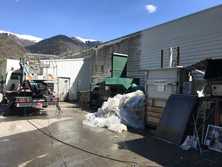 ﻿Nettoyage de façade pour bâtiment industriel à Bagnères-de-Luchon